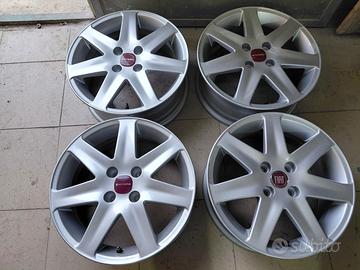 Cerchi in lega da 15 pollici per Fiat panda