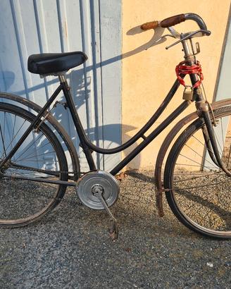 bicicletta antica da donna