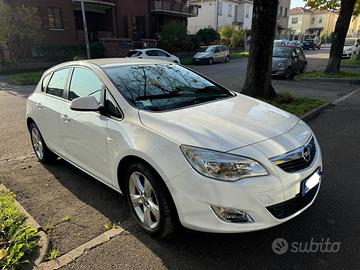 Opel Astra 1.6 benzina 115 cv