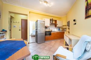 LIBERO SUBITO: 2 LOCALI CON BOX E CANTINA!!!