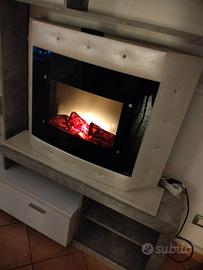 Parete attrezzata e camino