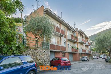 4 LOCALI A LA SPEZIA