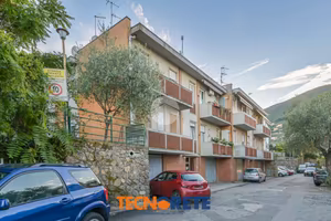 4 LOCALI A LA SPEZIA