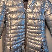 PIUMINO con cappuccio argento lucido