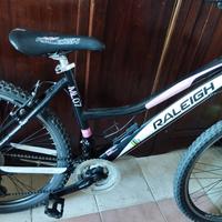 Bicicletta Mountain bike Raleigh