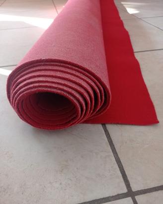 Tappeto rosso in feltro