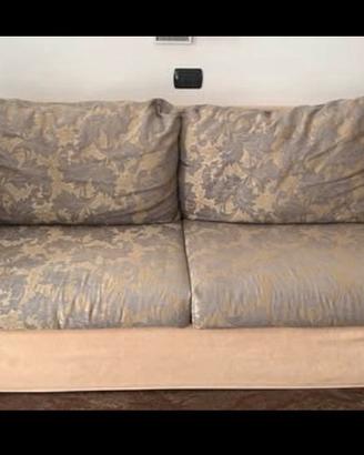 Divano letto matrimoniale+ federe cuscini