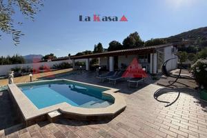 Casa singola con piscina tra Posada e Torpé