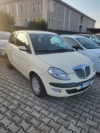 Lancia y del 2005 benzina