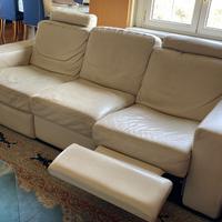 Divano in pelle chiara