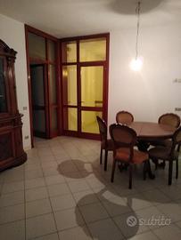 tavolo rotondo in legno