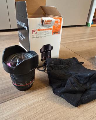 Samyang 14mm f2.8 attacco Nikon