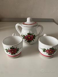 Set ceramica brocca e 2 tazzine dipinte a mano