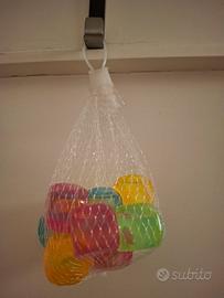 N. 12 cubetti colorati per ghiaccio. Cm. 2 x 2.