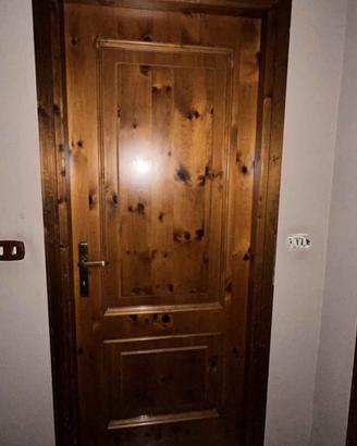 Porta di puro legno originale