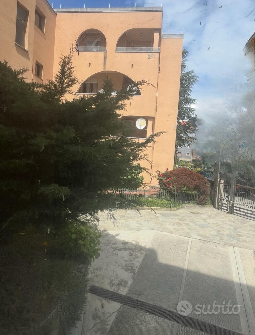 Appartamento ristrutturato con ampio TERAZZO e BX - Vista 6