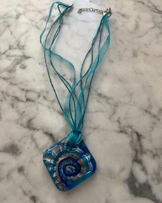 Collana con pendente in vetro di Murano