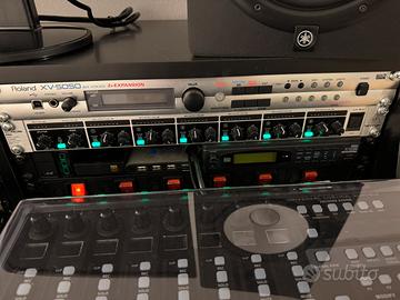 Mixer splitter 8 canali Behringer MX882 V2