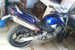 Honda hornet 900 del 2002 con km 37000