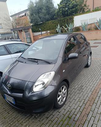 Toyota Yaris 1300 fine 2009