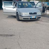 scoda Octavia tour 