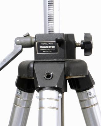 Treppiede Manfrotto 075