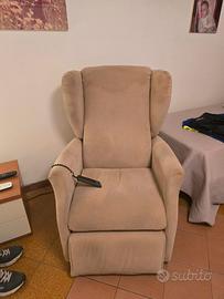 Poltrona relax alzapersona (lift)