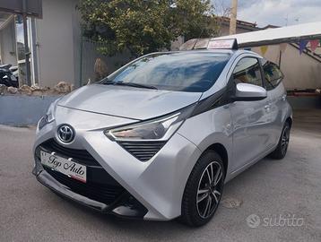 SPLENDIDA TOYOTA AYGO 10.5O CONNECT +TEL+GARANZIA