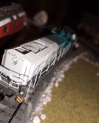 Locomotiva diesel Piko Expert plus Vossloh DE18 