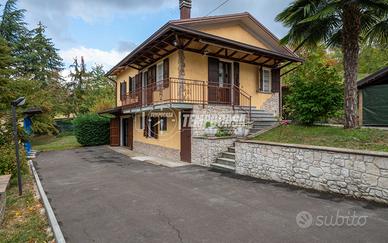 Casa indipendente con ampio giardino a Toano