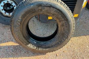 G15 - Gomme per camion di varie misure