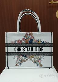 Borsa Dior book tote ricamata