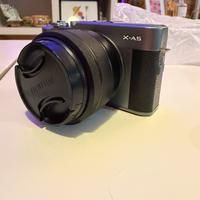 Fujifilm X-A5 Mirrorless + Obiettivo XC 15-45mm