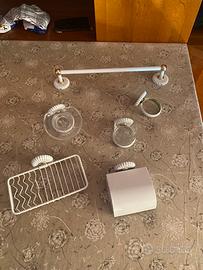 Accessori bagno in metallo
