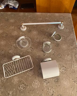 Accessori bagno in metallo
