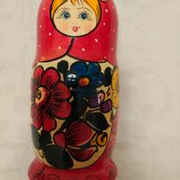 Matrioska decorativa dipinta a mano
