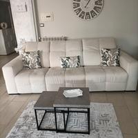 divano in tessuto lavabile colore beige 