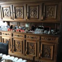 Credenza-tavolo-sedie stile rinascimento