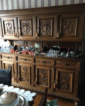 Credenza-tavolo-sedie stile rinascimento