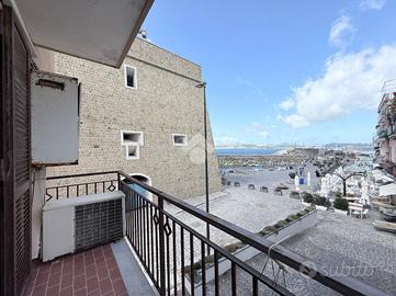 3 LOCALI A POZZUOLI