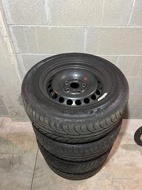 Set quattro cerchi in ferro 15”