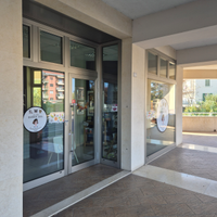 Locale commerciale 60 metri con magazzino