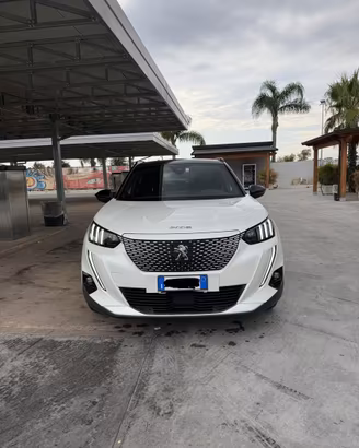 PEUGEOT E 2008 GT 136CV