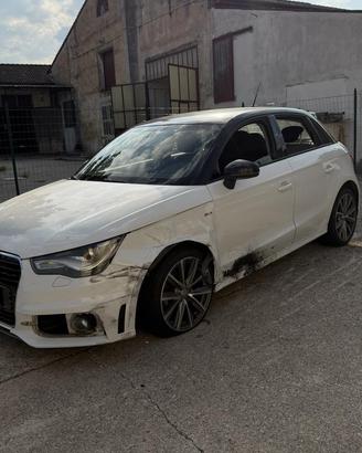 Audi A1 Sportback S line 1.6 TD incidentata