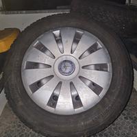 4 gomme termiche con cerchi e copricerchi
