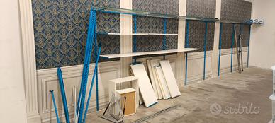 ARREDI/Materiali vari per negozio o altro