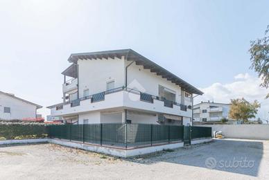 3 LOCALI A ROSETO DEGLI ABRUZZI