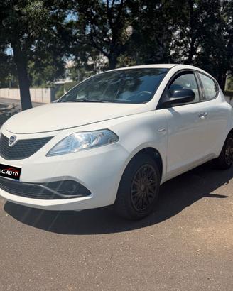 Lancia Ypsilon 1.0 FireFly 5 porte S&S Hybrid Ecoc