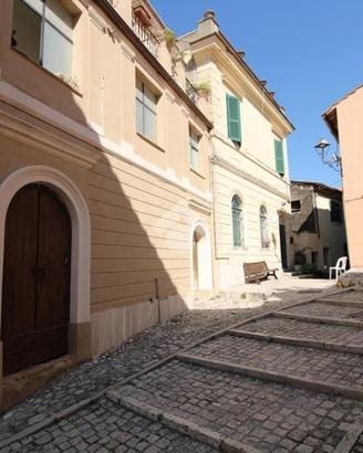 3 LOCALI A ROCCANTICA
