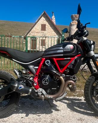 Ducati Scrambler 800 Desert Sled FASTHOUSE